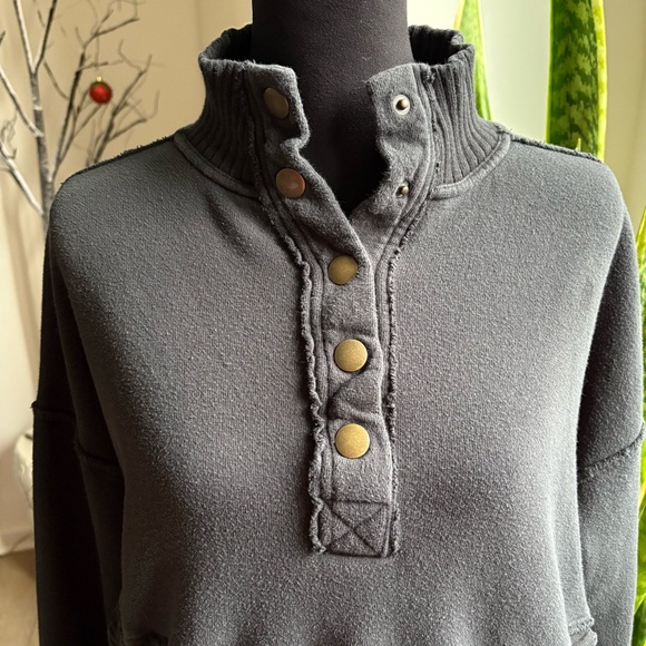 Aerie snap funnel neck sweatshirt-sz small - Picture 2 of 6